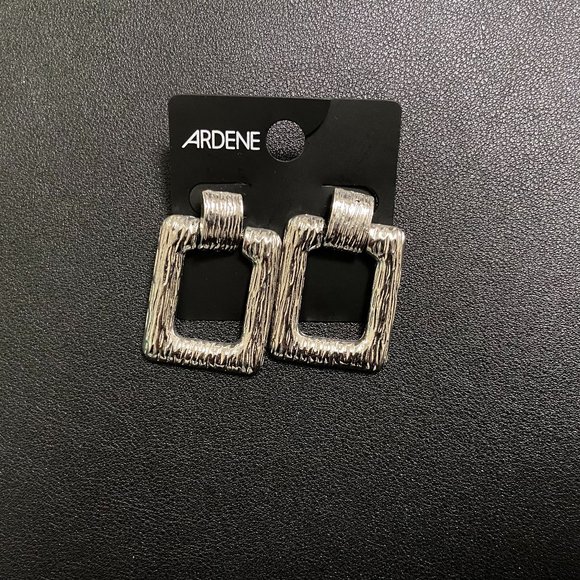 Earrings - Picture 1 of 1